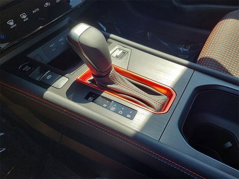 New 2025 Nissan Kicks SR image 10