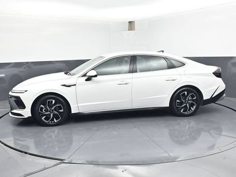 Used 2025 Hyundai Sonata SEL FWD image 4