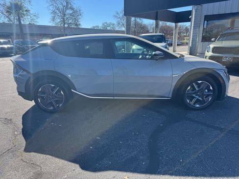 Used 2025 Kia EV6 Light w/ Light LR Technology Package image 6