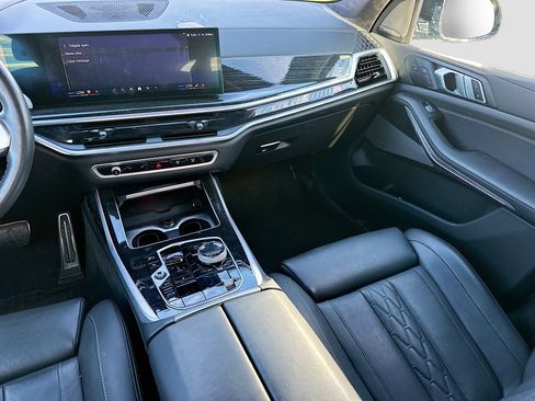 Used 2025 BMW X7 M60i w/ Executive Package image 24