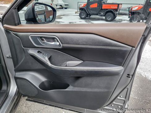 Used 2021 Nissan Rogue SV w/ Premium Package image 33