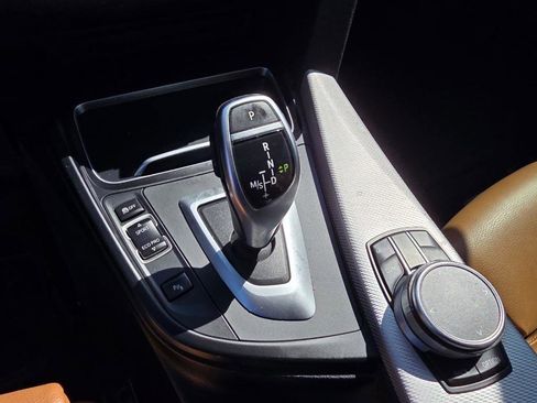 Used 2020 BMW 440i Convertible w/ M Sport Package RWD image 32