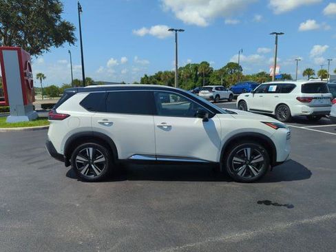 Certified 2023 Nissan Rogue Platinum w/ Platinum Premium Package FWD image 3