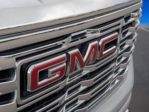 Used 2024 GMC Sierra 1500 Denali w/ Technology Package RWD image 5