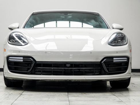 Used 2020 Porsche Panamera GTS image 4
