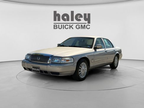 Used 2010 Mercury Grand Marquis LS RWD image 1