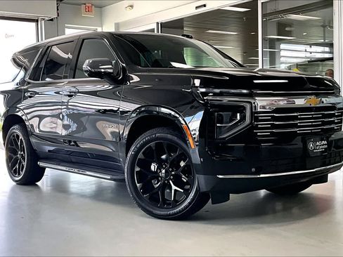 Used 2025 Chevrolet Tahoe Premier AWD/4WD image 18