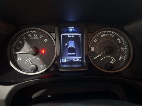 Used 2019 Toyota Tacoma TRD Off-Road image 15