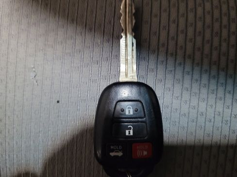 Used 2017 Toyota Camry SE FWD image 32