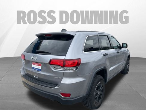 Used 2020 Jeep Grand Cherokee Laredo image 4