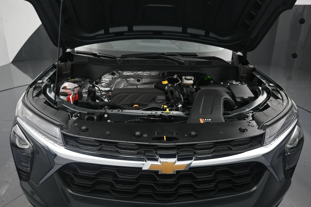 New 2026 Chevrolet Trax LS w/ LS Convenience Package FWD image 26