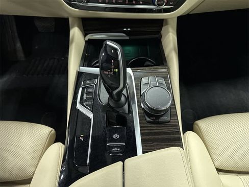 Used 2023 BMW 530i xDrive w/ Premium Package image 33