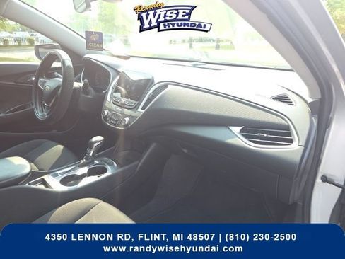 Used 2021 Chevrolet Malibu LS FWD image 18