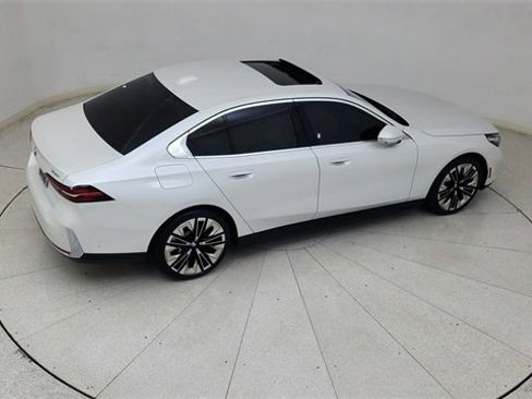 Used 2025 BMW 530i image 86