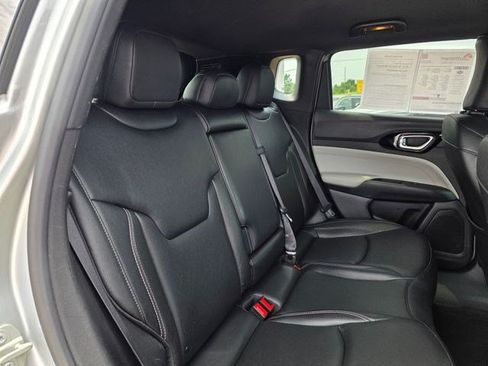 Used 2025 Jeep Compass Limited AWD/4WD image 13