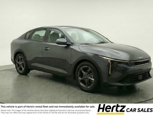 Used 2025 Kia K4 LXS image 1