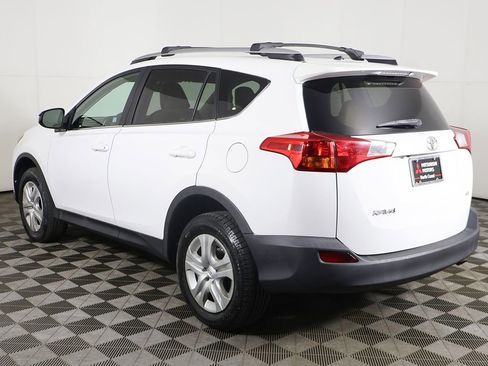 Used 2013 Toyota RAV4 LE FWD image 6