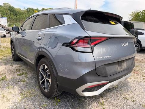 Used 2023 Kia Sportage EX AWD/4WD image 8
