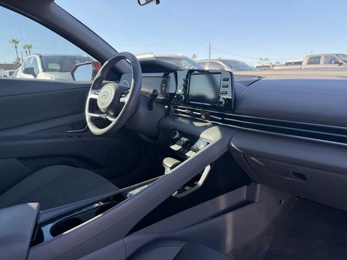 Used 2021 Hyundai Elantra SEL w/ Convenience Package image 27