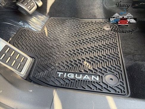 New 2026 Volkswagen Tiguan SE R-Line image 18