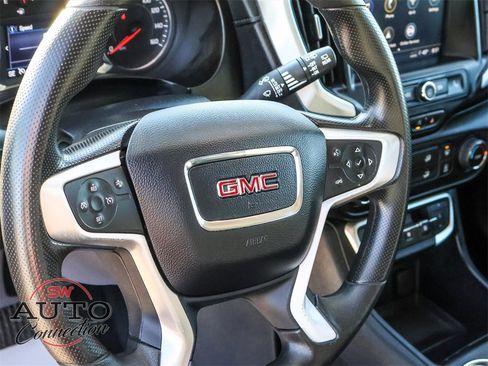 Used 2024 GMC Terrain SLE image 25