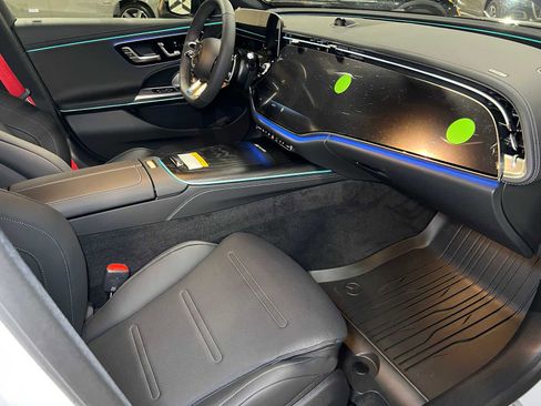 New 2026 Mercedes-Benz E 53 AMG e 4MATIC Sedan image 11