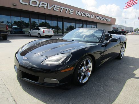 Used 2007 Chevrolet Corvette Convertible w/ Preferred Equipment Group RWD image 1