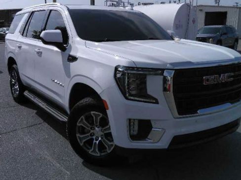 Used 2023 GMC Yukon SLE AWD/4WD image 2