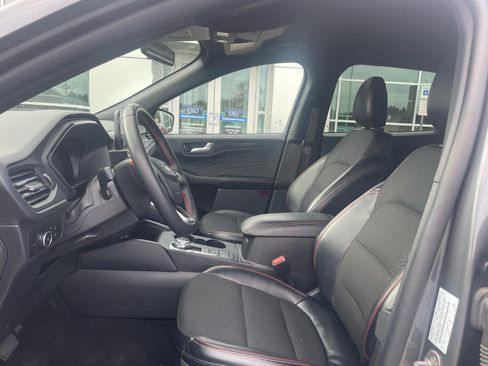 Used 2025 Ford Escape ST-Line Select AWD/4WD image 10