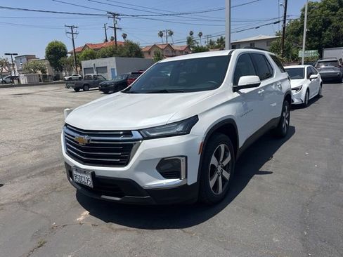Used 2023 Chevrolet Traverse LT w/ LT Premium Package FWD image 1