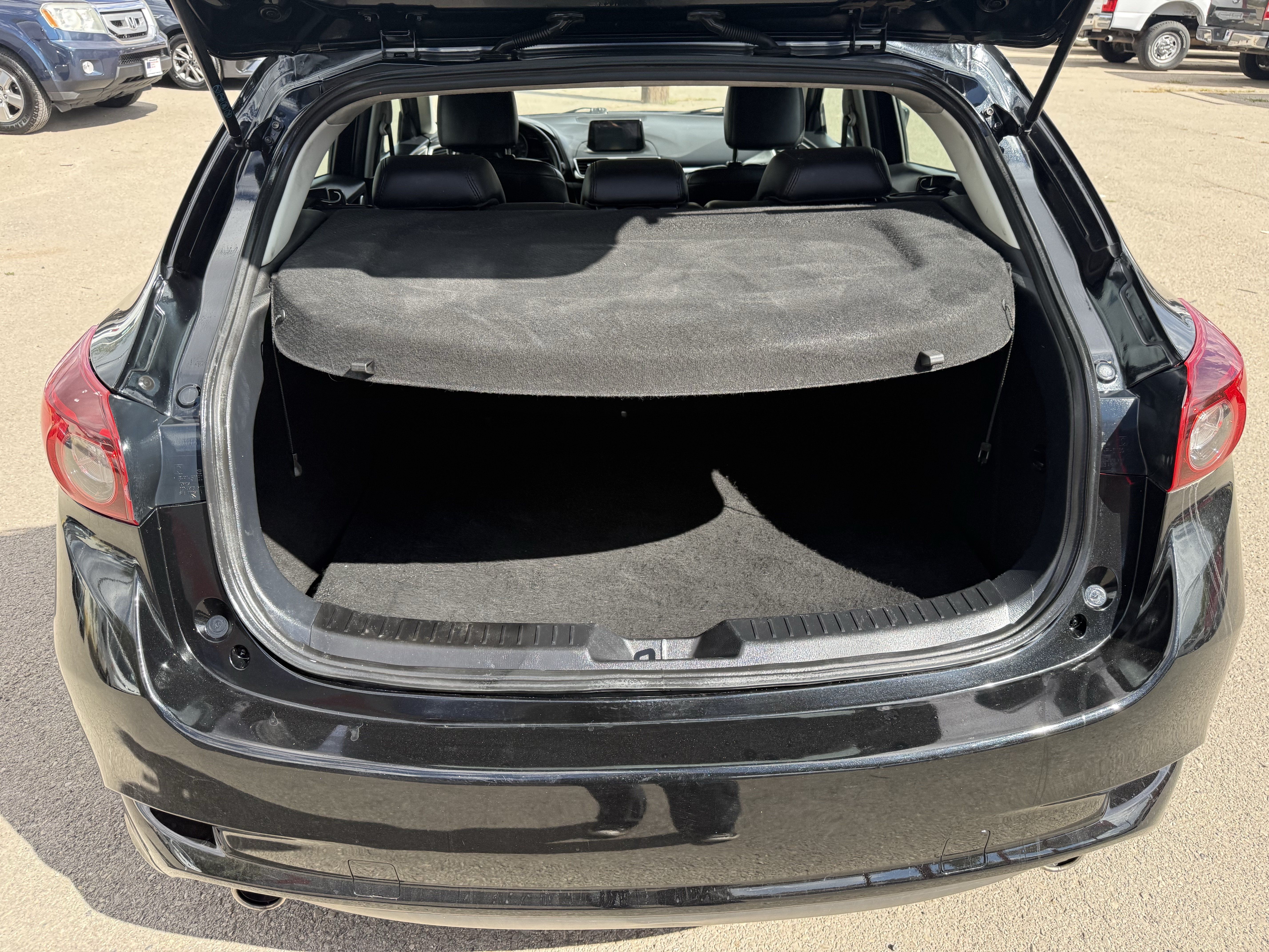 Used 2018 MAZDA MAZDA3 Touring FWD image 19