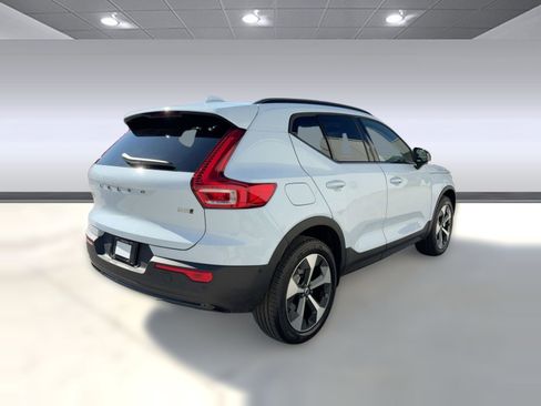 New 2026 Volvo XC40 B5 Plus w/ Protection Package Premier image 9