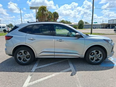 Used 2024 Ford Escape ST-Line AWD/4WD image 2