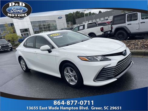 Used 2023 Toyota Camry LE image 1