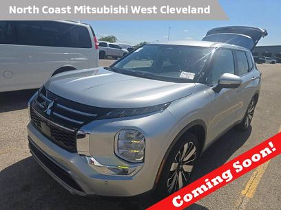 Used 2025 Mitsubishi Outlander SE