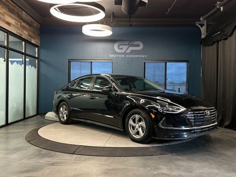 Used 2023 Hyundai Sonata SE image 1