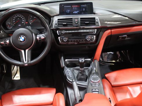 Used 2019 BMW M4 Convertible w/ Executive Package image 41