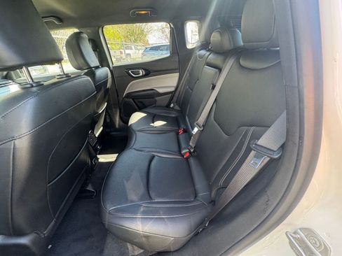 Used 2025 Jeep Compass Limited AWD/4WD image 20