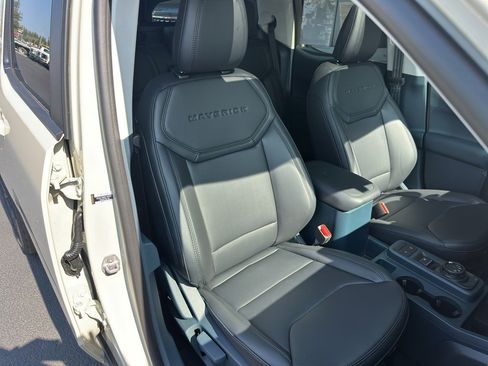 New 2025 Ford Maverick Lariat w/ Black Appearance Package AWD/4WD image 15