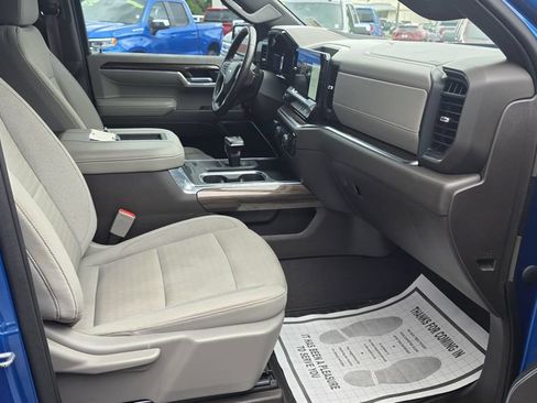 Used 2022 Chevrolet Silverado 1500 LT AWD/4WD image 6