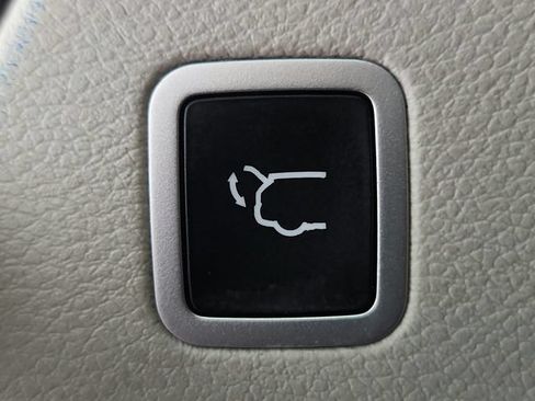 Used 2019 Chrysler Pacifica Touring-L FWD image 33