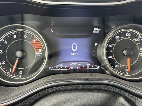 Used 2020 Jeep Cherokee Trailhawk image 9