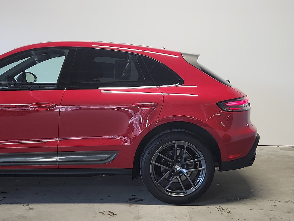 Certified 2026 Porsche Macan Turbo AWD/4WD image 7