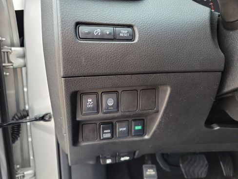 Used 2020 Nissan Rogue Sport S image 21