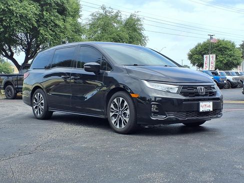 Used 2026 Honda Odyssey Elite image 4
