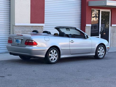 Used 2000 Mercedes-Benz CLK 320 Cabriolet image 8