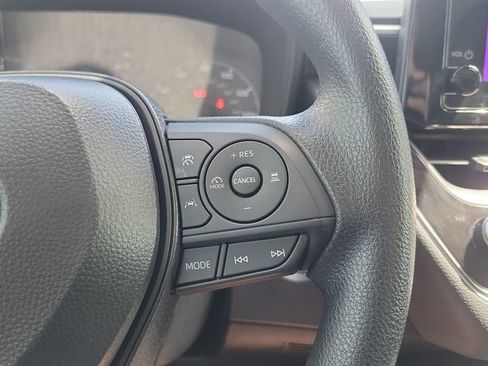 Certified 2025 Toyota Corolla LE FWD image 21