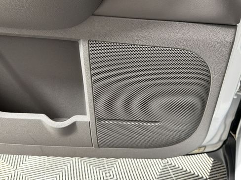 Used 2017 Chevrolet Traverse LT FWD image 25
