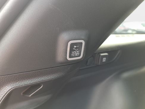 Used 2023 Jeep Grand Cherokee Altitude AWD/4WD image 13