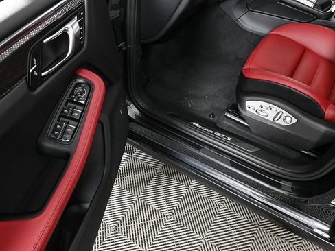 New 2026 Porsche Macan GTS image 9